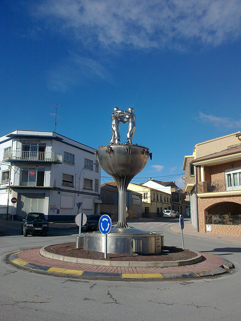 Cadreita (Navarra): monumento a la vendimia.