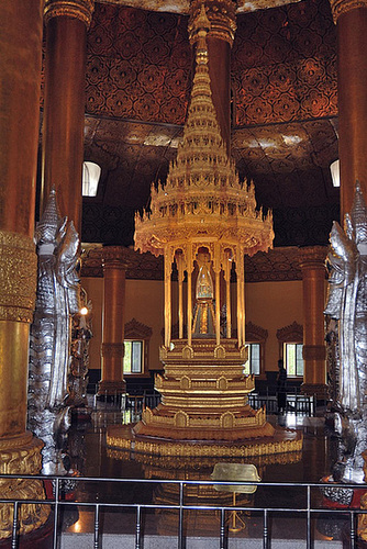 ipernity: Buddhas tooth in the Swal Daw Pagoda - by Wolfgang