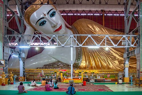 Chauk Htat Gyi Reclining Buddha Image