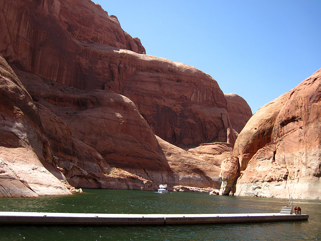 Rainbow Bridge National Monument - Tour Boat Coming (2379)