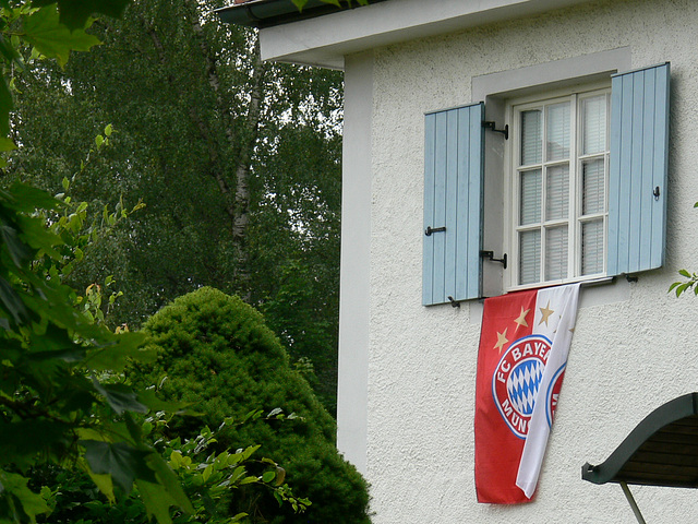 hier wohnt ein Bayern-Fan