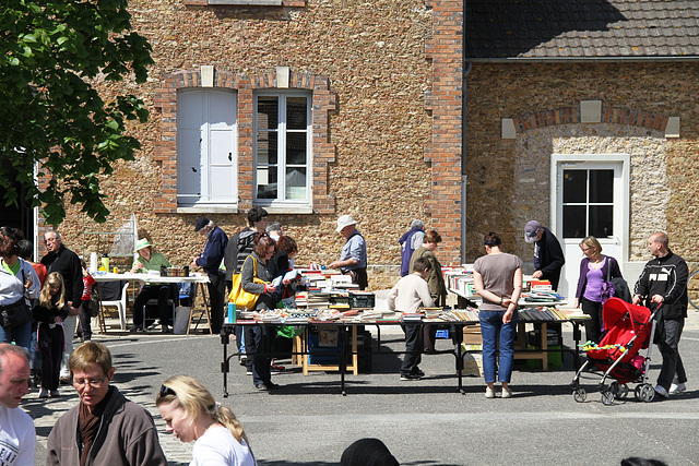 Vide-greniers - 1er mai 2012