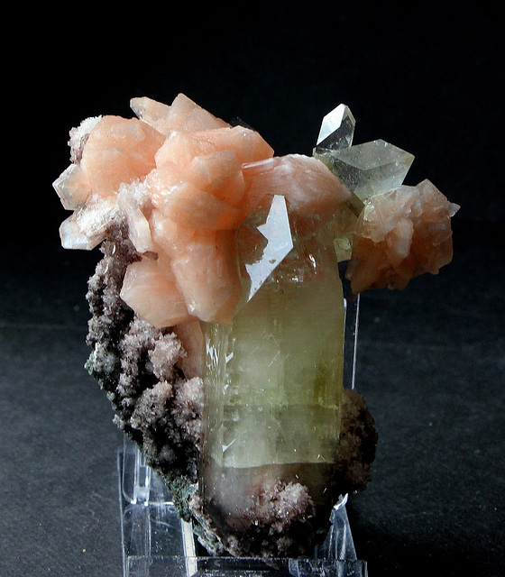 Apophyllite jaune et Stilbite rose