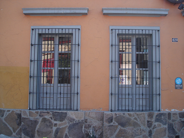 Twin doors / Portes jumelles - 19 mars 2011.