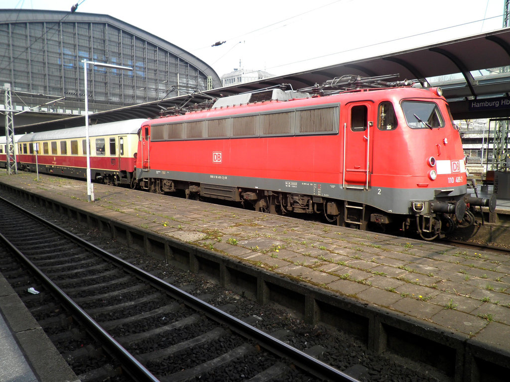 E 110  mit  IC-/ TEE-Wagon