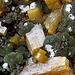 Smithsonite- Agrégats verts - cristaux jaunes de Pyromorphyte