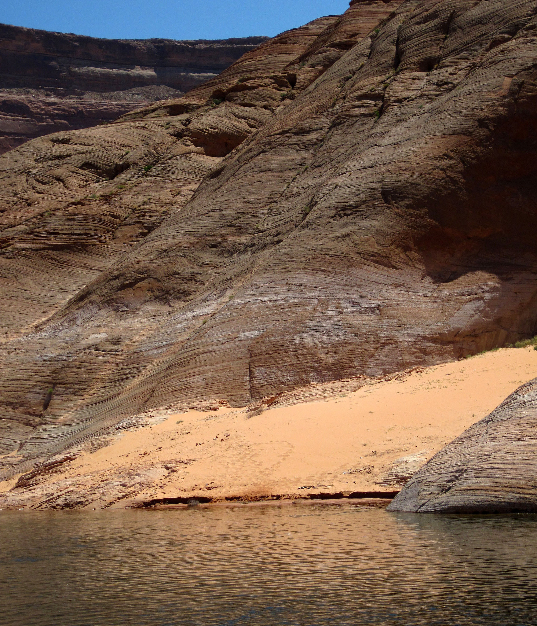 Lake Powell - Our First Beach (2267)