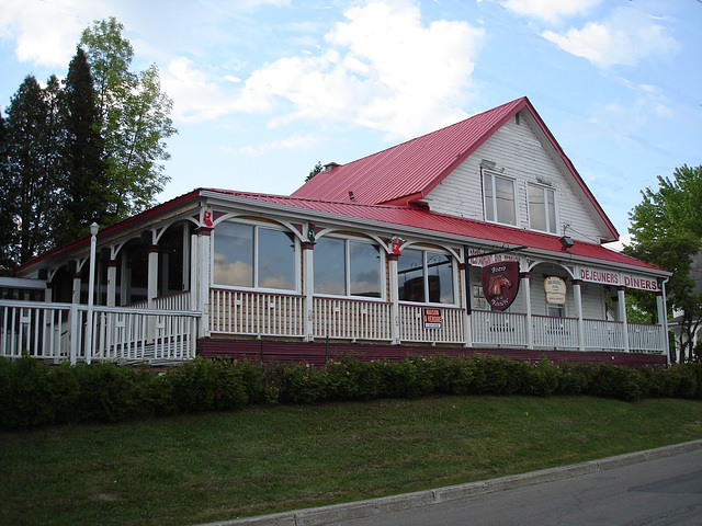 Bistro de la rivière / River bistro - 29 mai 2010.