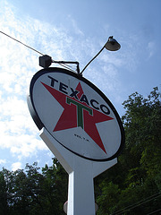 Texaco gas station - 11 juillet 2010.