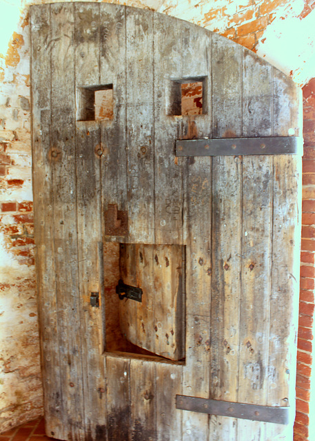 Door, Fort Macon