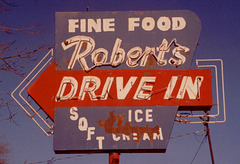 Roberts_DriveIn_IL