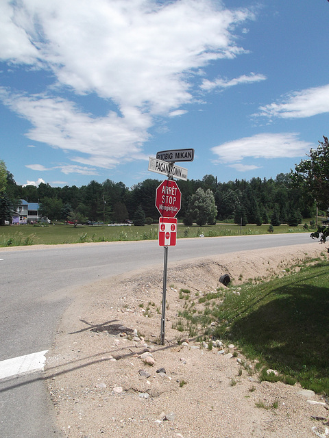 Arrêt Stop algonguin - 30 juin 2012.