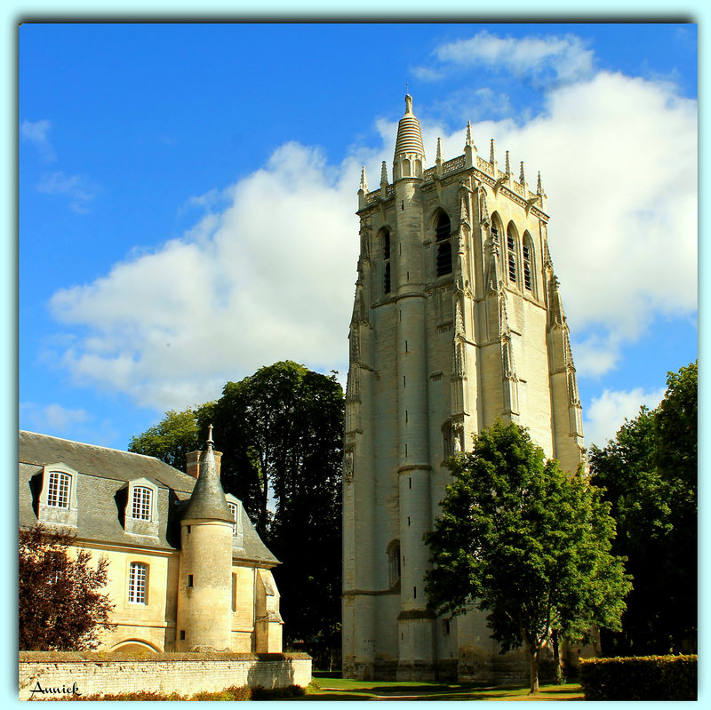LA TOUR ST NICOLAS (XVè siècle)***