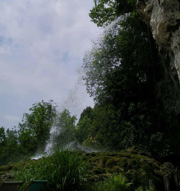 Cascade pendant l'orage