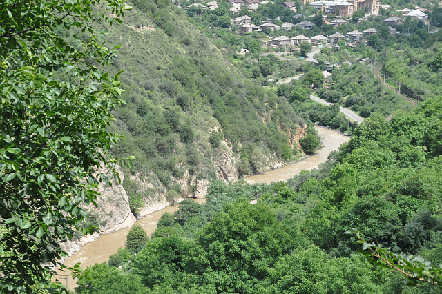 Valo de la rivero Debet el la Monaĥejo Kobajr