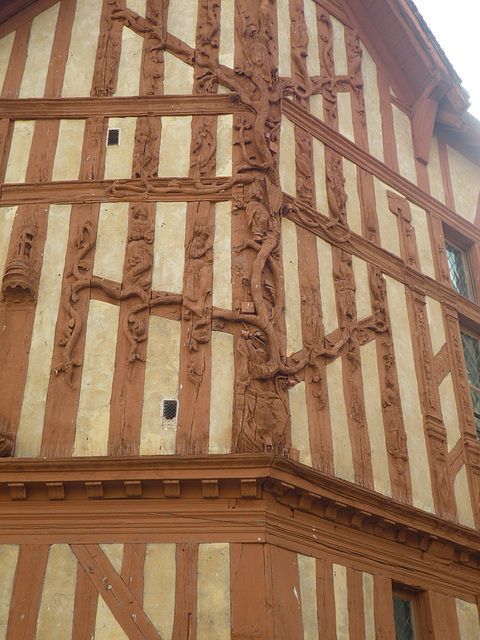 Joigny : maison à l'arbre de Jessé.