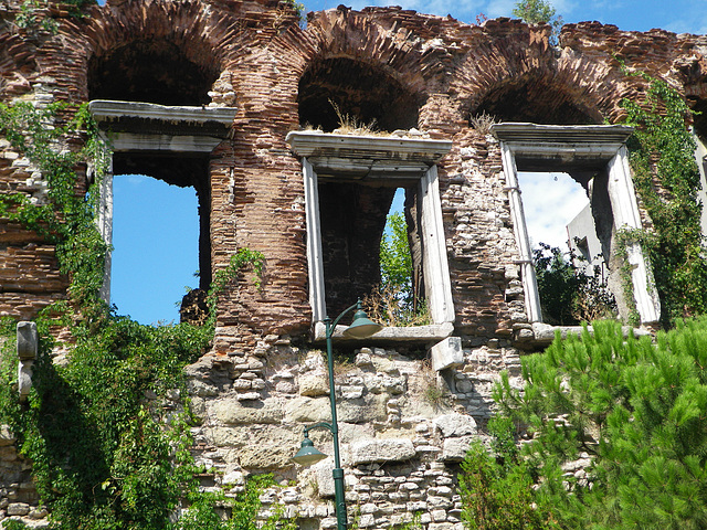 Fenêtres du palais du Boucoléon