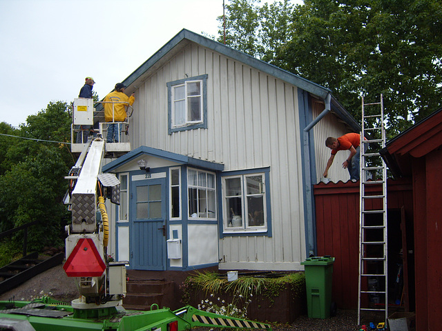 Painting the house in Askersund in pouring rain