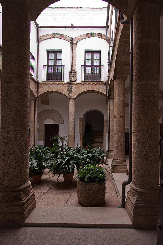 20120512 9591RWw [E] Patio, Caceres, Altstadt, Extremadura