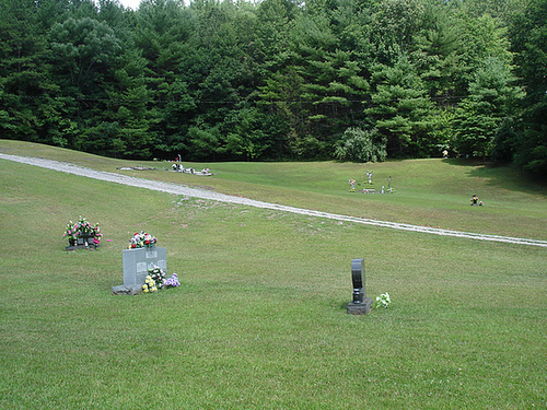 Encore beaucoup d'espaces à louer !  Still a lot of places for future residents!  July 11th 2010.