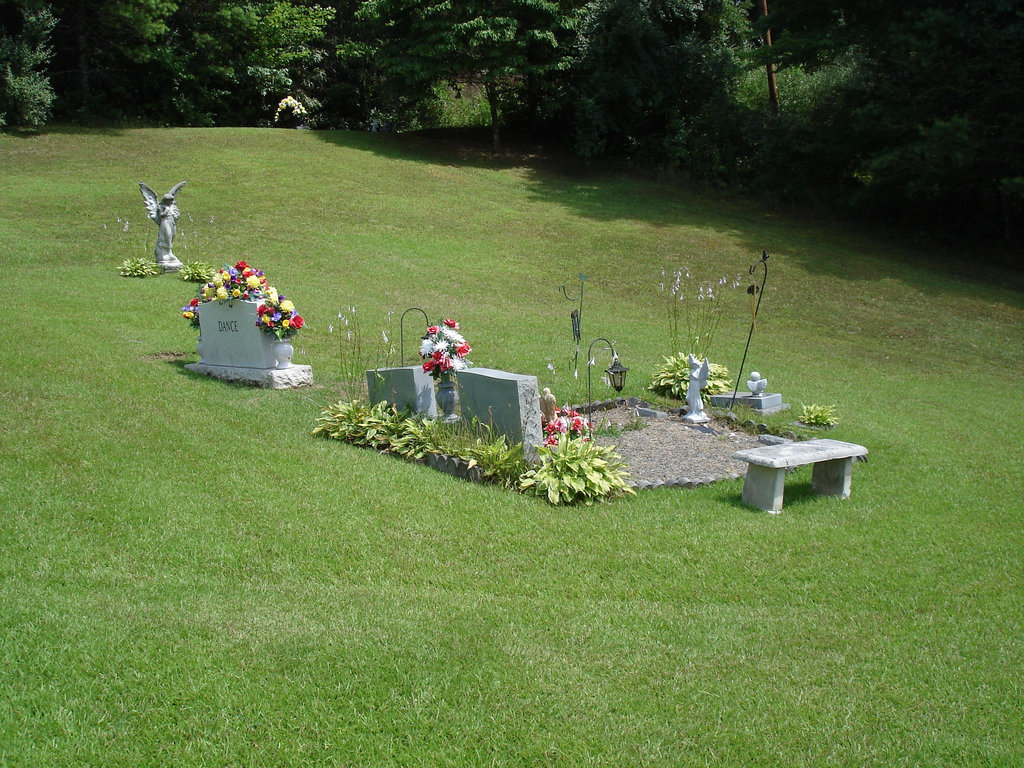 Encore beaucoup d'espaces à louer !  Still a lot of places for future residents!  July 11th 2010.