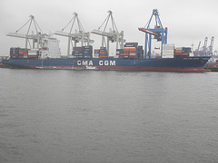 Containerschiff  CMA  CGM   LAPIS