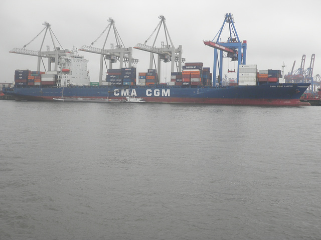 Containerschiff  CMA  CGM   LAPIS