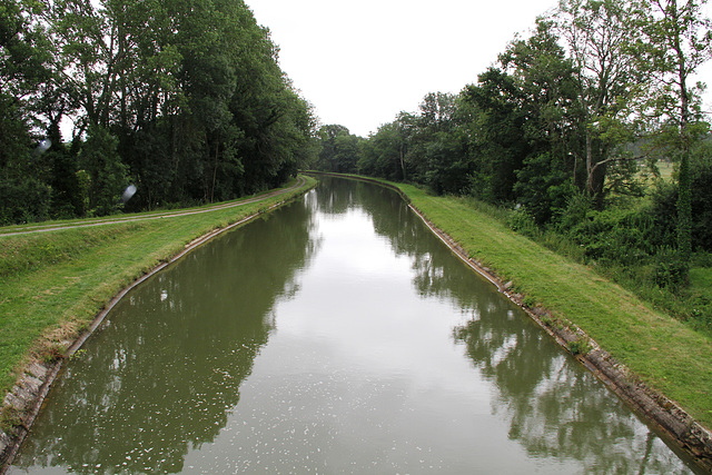Canal latéral à la Loire