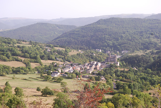 Au loin Saint Nectaire