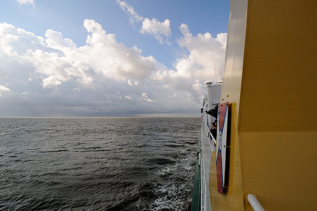 Auf der "Lady von Büsum" nach Helgoland - 120807