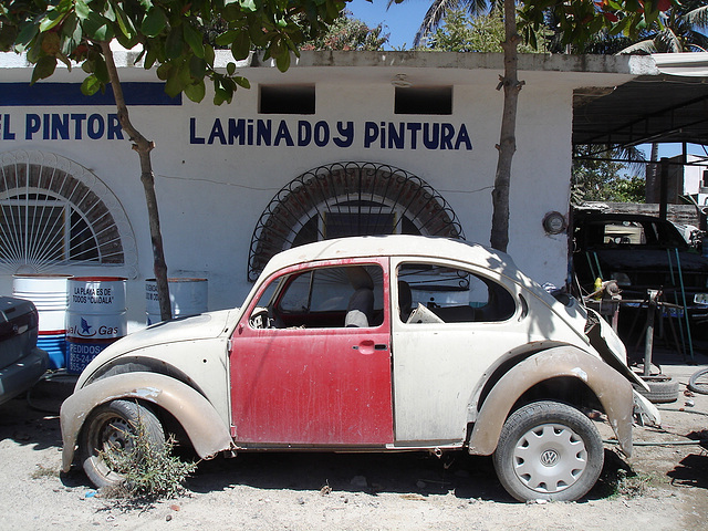 Laminado y pintura VW / Cox mexicaine en décrépitude.
