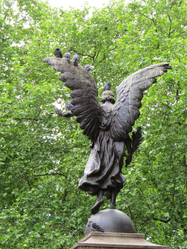 finsbury war memorial, rosebery avenue , london