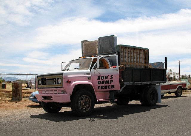 BOB'S DUMP TRUCK