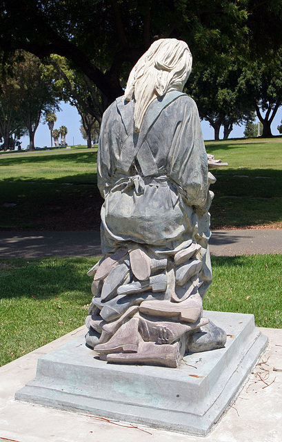 Our Lady Of Shoes - Mt. Hope Cemetery (6336)