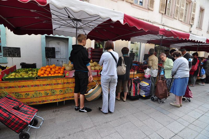 France 2012 – Friday market in Chalon-sur-Saône