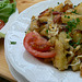 geröstete Knödel und Salat