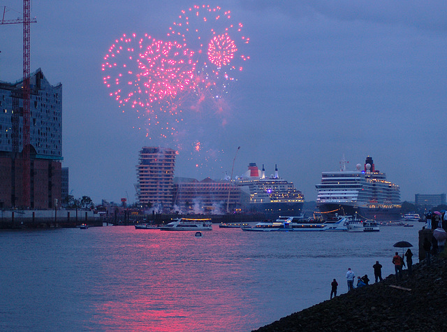 Queen Elisabeth + Queen Mary 2 im Hamburger Hafen!