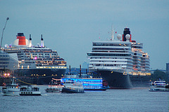 Queen Elisabeth + Queen Mary 2 im Hamburger Hafen!