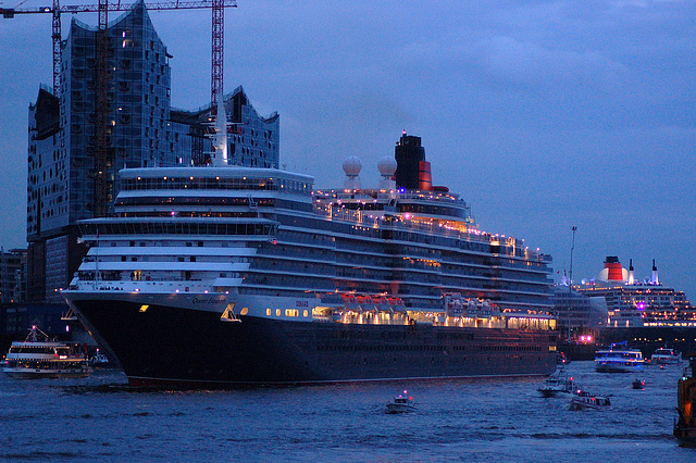 Queen Elisabeth + Queen Mary 2 im Hamburger Hafen!