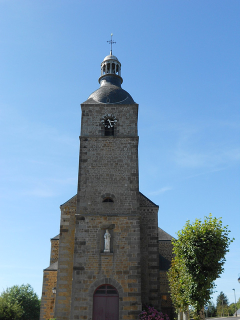 église de CARROUGES