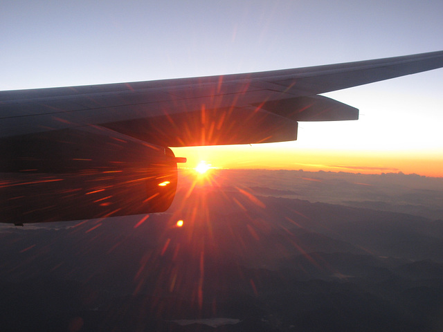 Über den Alpen Sonnenaufgang