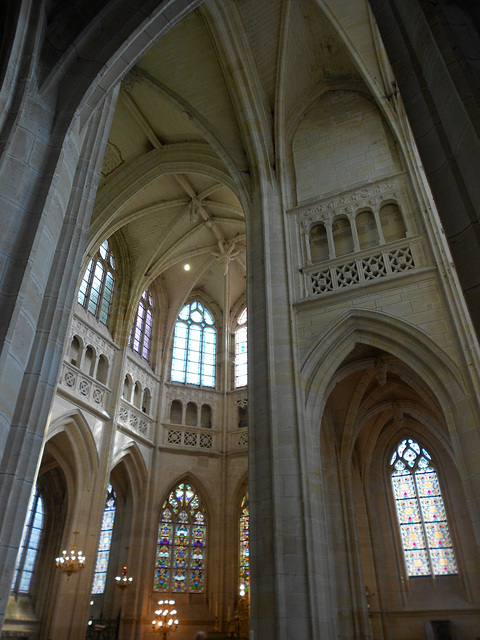 coeur de l'église notre dame d'écouché