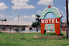 Cave_Land_Motel_view_KY