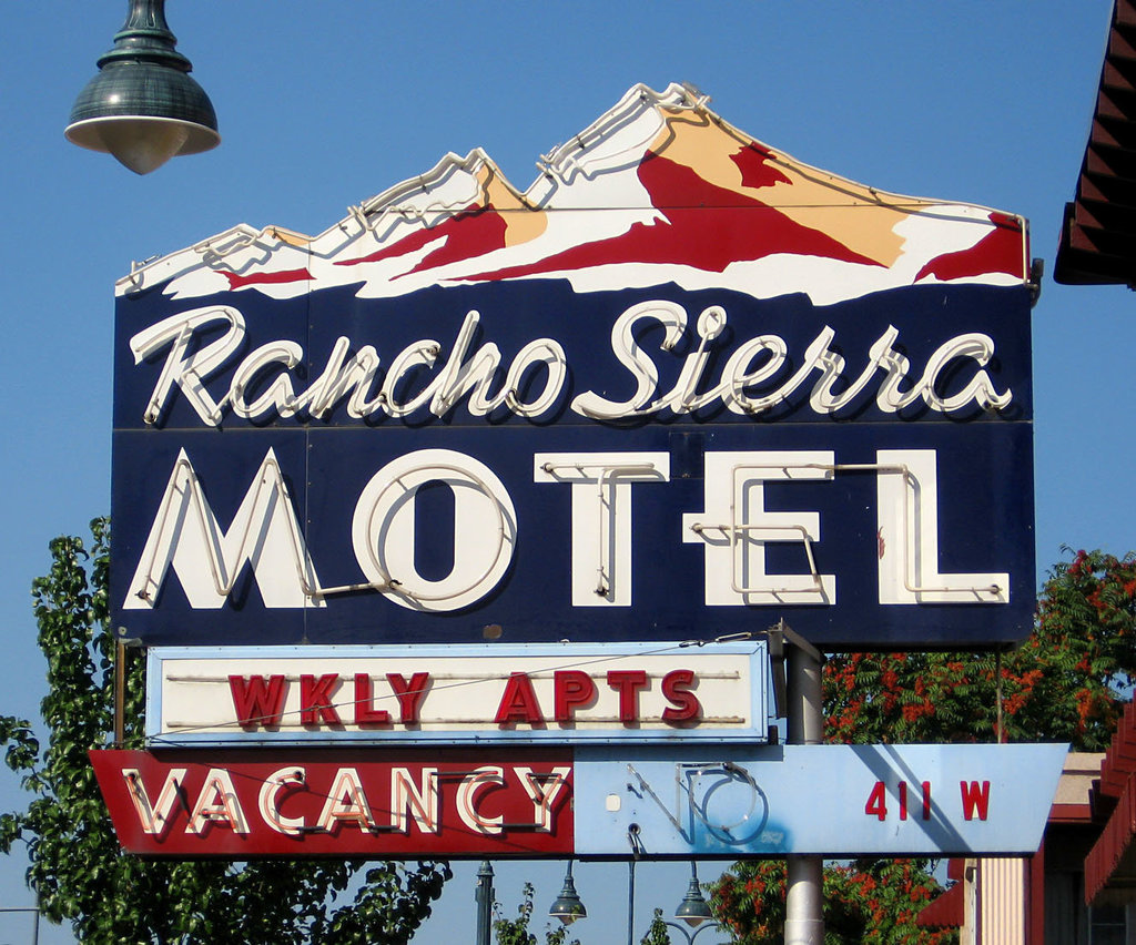 Rancho_Sierra_Motel_NV