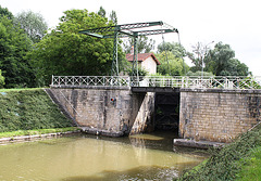 Ecluse et pont levis de Courenvaux