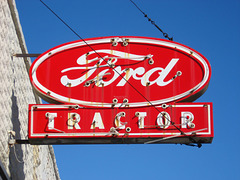 Ford_Tractor_sign