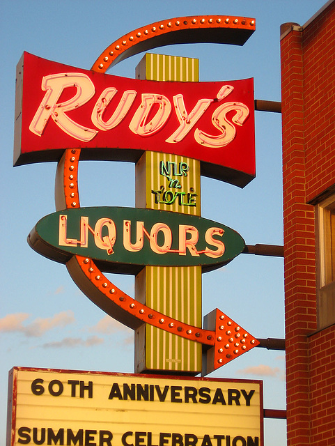 Rudy's_Liquors_IL