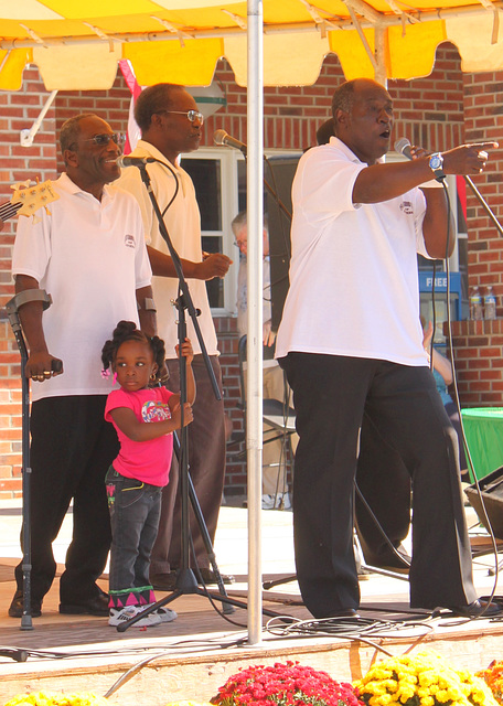 Gospel singers, Mum Fest