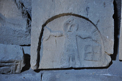 Malnovkristata basa reliefo