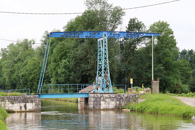 Pont-levis de Pousseaux